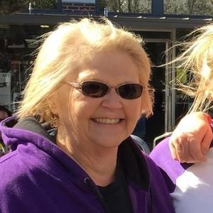 Meet your Posher, Cynthia